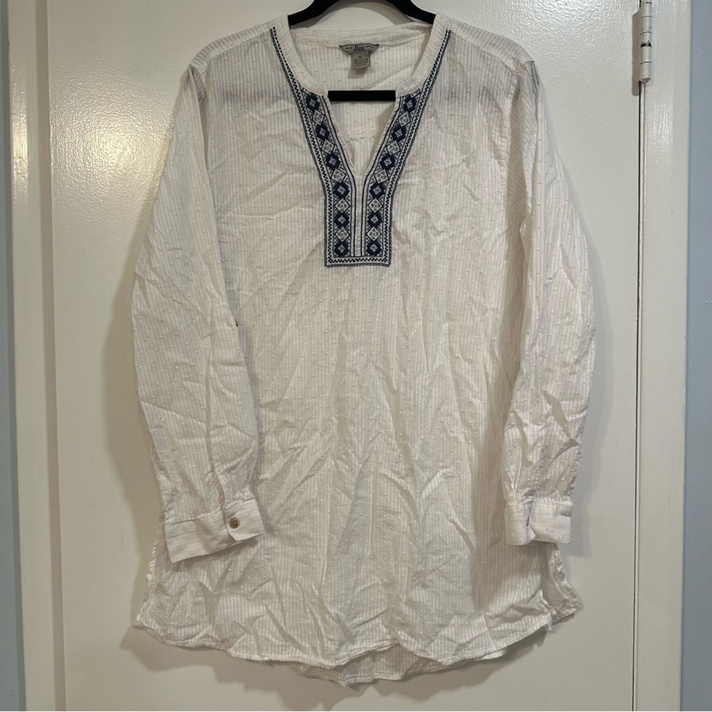 Women’s light weight coverup. Perfect for beaching or lounging. XL.